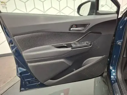 Photo 24 Toyota C-HR  Hybride 2.0L