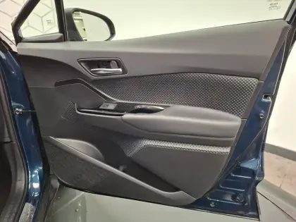 Photo 22 Toyota C-HR  Hybride 2.0L