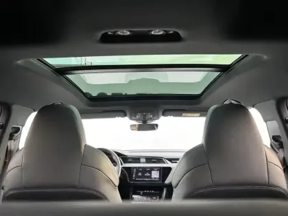 Photo 32 Audi Q8 E-Tron  Sportback 55 408 ch 114 kWh Quattro