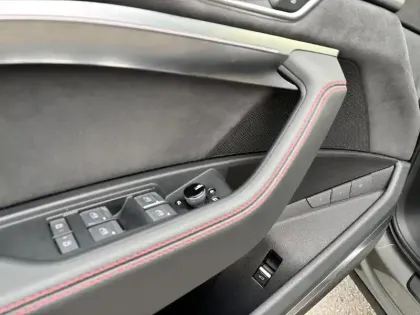 Photo 18 Audi Q8 E-Tron  Sportback 55 408 ch 114 kWh Quattro