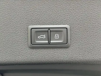 Photo 36 Audi Q8 E-Tron  Sportback 55 408 ch 114 kWh Quattro