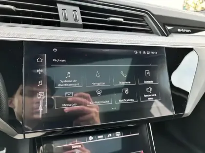 Photo 26 Audi Q8 E-Tron  Sportback 55 408 ch 114 kWh Quattro