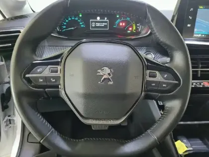 Photo 8 Peugeot 208  Electrique 50 kWh 136ch