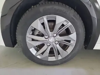 Photo 12 Peugeot 208  Electrique 50 kWh 136ch