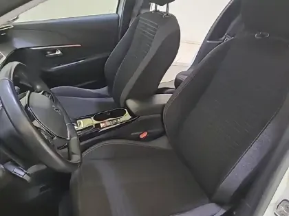 Photo 10 Peugeot 208  Electrique 50 kWh 136ch