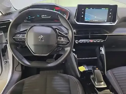 Photo 7 Peugeot 208  Electrique 50 kWh 136ch