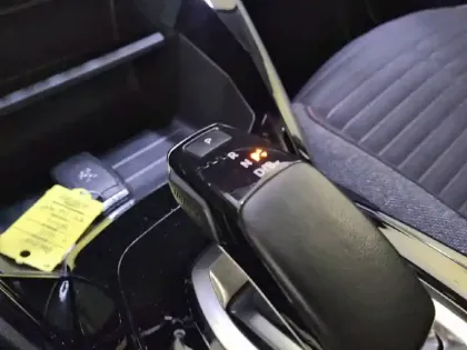 Photo 13 Peugeot 208  Electrique 50 kWh 136ch