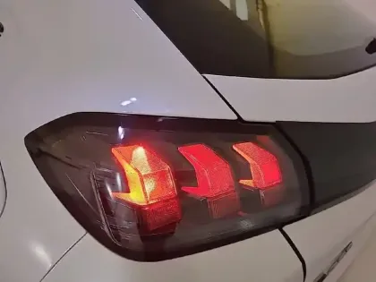 Photo 16 Peugeot 208  Electrique 50 kWh 136ch