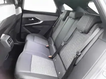 Photo 11 Peugeot 3008  Hybrid 136 e-DCS6