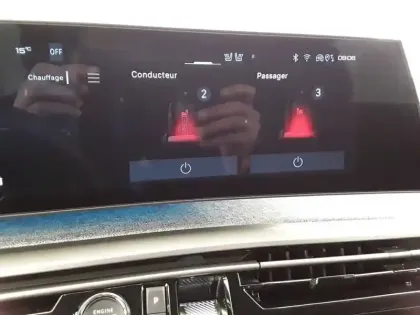 Photo 20 Peugeot 5008  Hybrid 136 e-DCS6