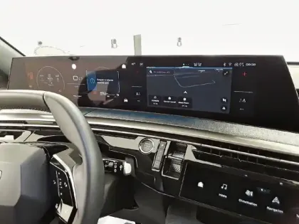 Photo 17 Peugeot 5008  Hybrid 136 e-DCS6