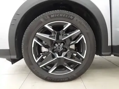 Photo 12 Peugeot 5008  Hybrid 136 e-DCS6