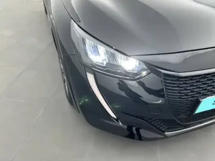 Photo 15 Peugeot 208  Electrique 50 kWh 136ch