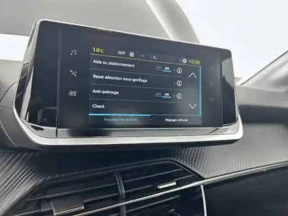 Photo 19 Peugeot 208  Electrique 50 kWh 136ch