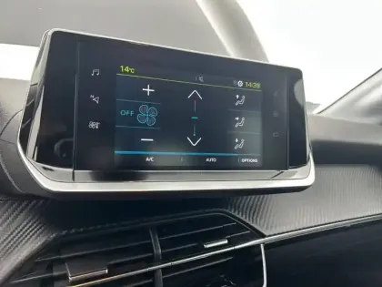 Photo 20 Peugeot 208  Electrique 50 kWh 136ch