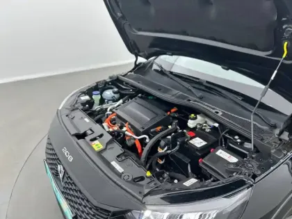 Photo 14 Peugeot 208  Electrique 50 kWh 136ch
