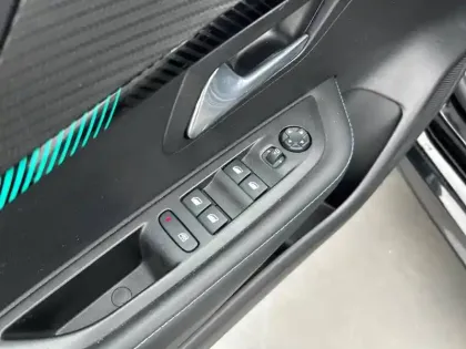 Photo 17 Peugeot 208  Electrique 50 kWh 136ch