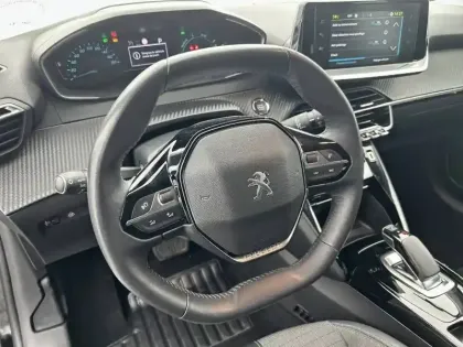 Photo 8 Peugeot 208  Electrique 50 kWh 136ch