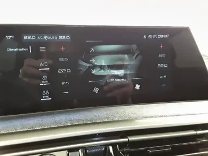 Photo 23 Peugeot 3008  Hybrid 136 e-DCS6