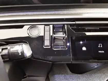 Photo 13 Peugeot 3008  Hybrid 136 e-DCS6