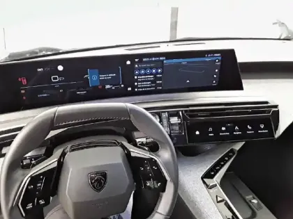 Photo 55 Peugeot 3008  Hybrid 136 e-DCS6