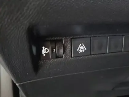 Photo 28 Peugeot 2008  BlueHDi 130 S&S EAT8