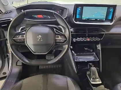 Photo 7 Peugeot 2008  BlueHDi 130 S&S EAT8