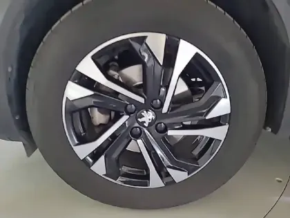 Photo 12 Peugeot 2008  BlueHDi 130 S&S EAT8