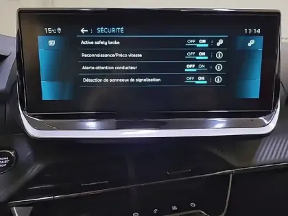 Photo 21 Peugeot 2008  BlueHDi 130 S&S EAT8