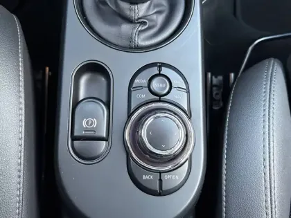 Photo 25 Mini Mini Hatch 3 Portes Cooper SE 184 ch