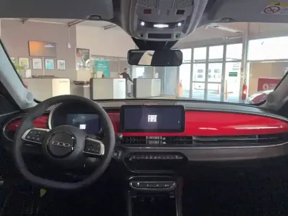 Photo 21 Fiat 600 e 54 kWh 156 ch