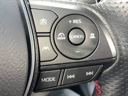 Photo 17 Toyota Corolla  Hybride 196ch