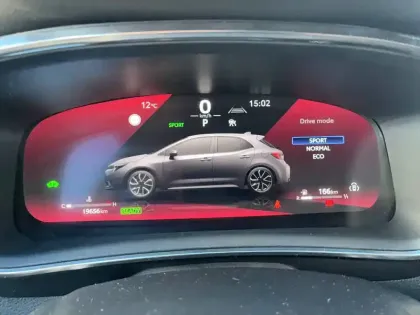 Photo 32 Toyota Corolla  Hybride 196ch