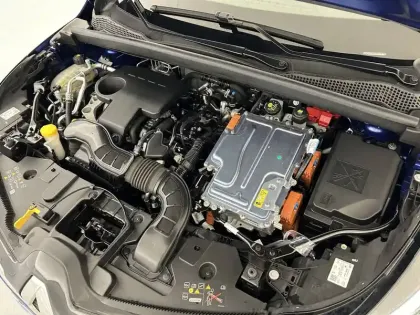 Photo 37 Renault Captur  E-Tech full hybrid 145