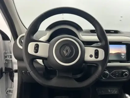 Photo 23 Renault Twingo  III E-Tech