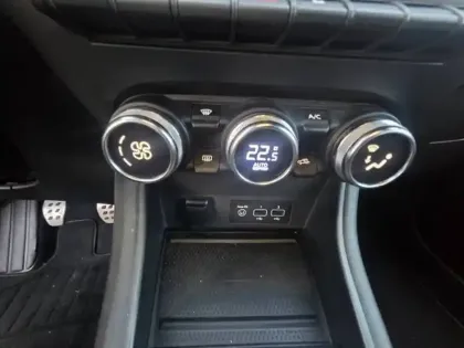 Photo 14 Renault Captur  TCe 140 - 21B