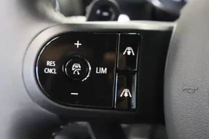 Photo 27 Mini Mini Cabriolet John Cooper Works 231 ch BVA8