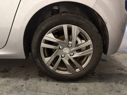 Photo 9 Peugeot 208  PureTech 100 S&S BVM6