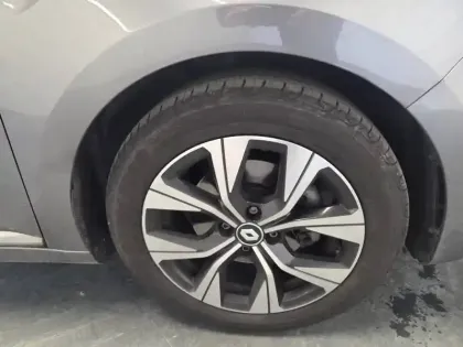 Photo 24 Renault Clio  Blue dCi 100