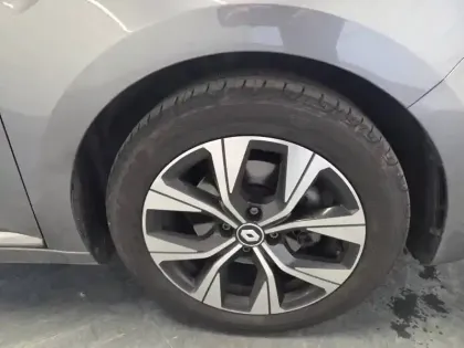 Photo 23 Renault Clio  Blue dCi 100