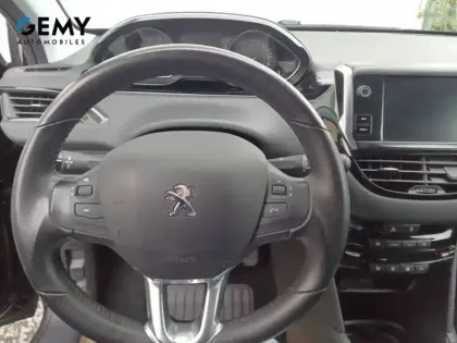 Photo 31 Peugeot 208  PureTech 110ch S&S BVM6