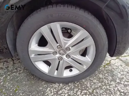 Photo 27 Peugeot 208  PureTech 110ch S&S BVM6