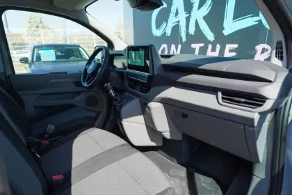 Photo 7 Volkswagen Transporter  VAN L1H1 2.0 TDI 150 BVM6