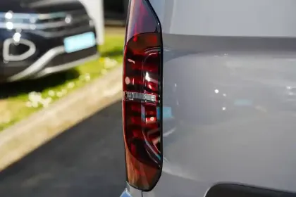 Photo 5 Volkswagen Transporter  VAN L1H1 2.0 TDI 150 BVM6