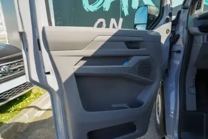 Photo 13 Volkswagen Transporter  VAN L1H1 2.0 TDI 150 BVM6