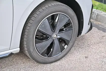 Photo 8 Skoda Scala  1.5 TSI Evo 2 150 ch DSG7 ACT