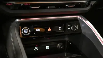 Photo 14 Audi Q5  TFSI 204 ch Hybride S tronic 7 Quattro