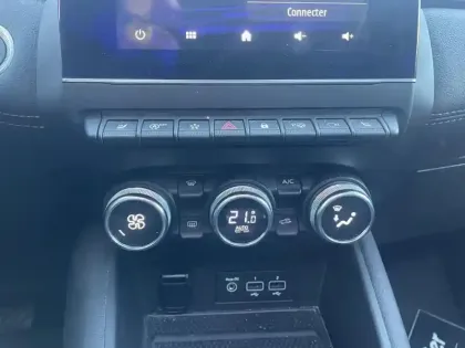 Photo 12 Renault Captur  TCe 130 EDC FAP