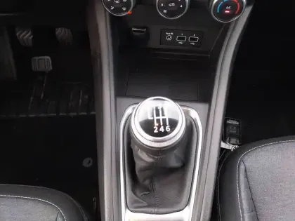 Photo 12 Renault Captur  TCe 90 - 21