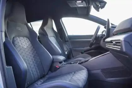 Photo 10 Volkswagen Golf  1.5 eTSI EVO2 150 DSG7